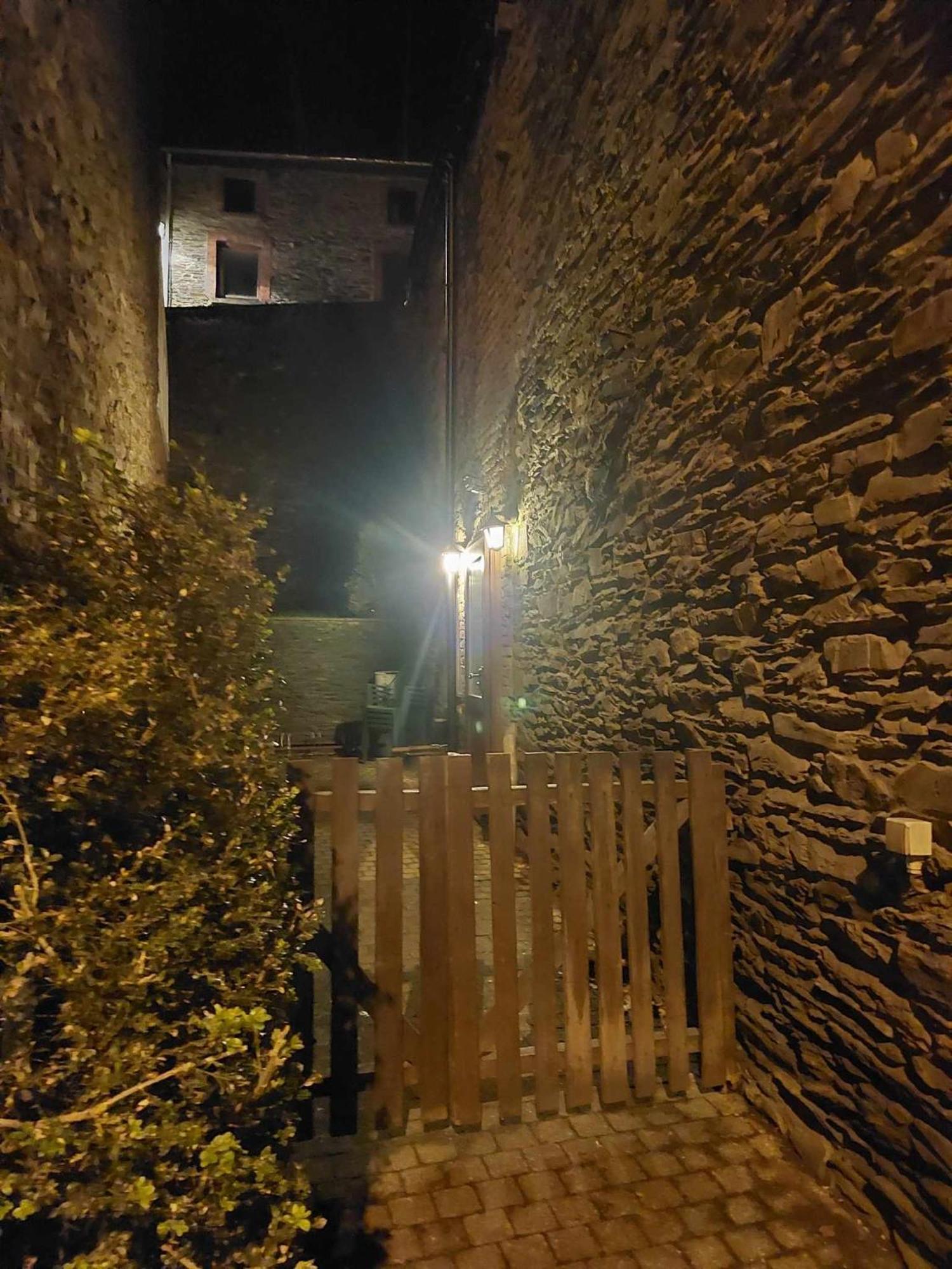 Le Vieux La Roche Bed & Breakfast Exterior photo